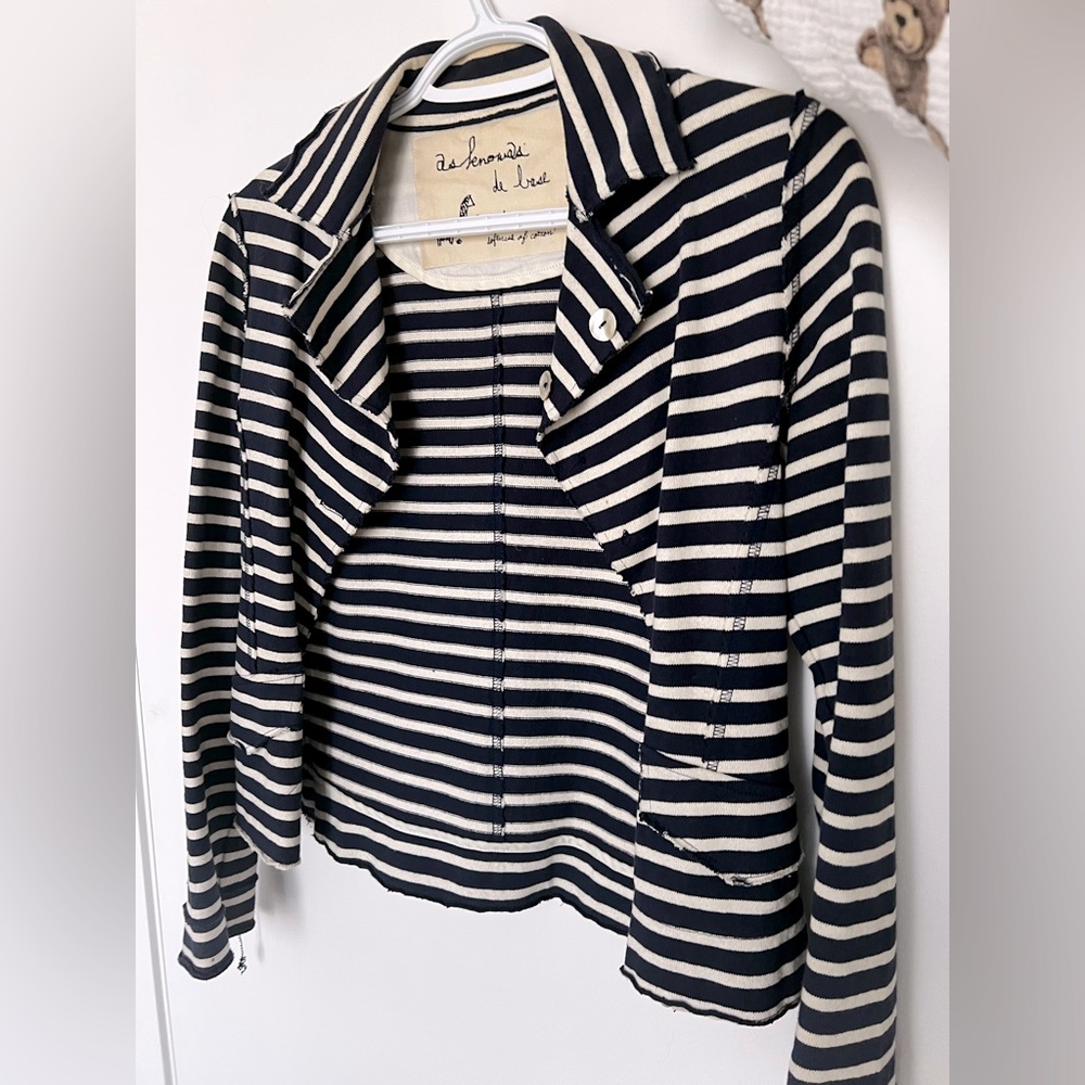 Stripped blazer with mother of Pearl buttons